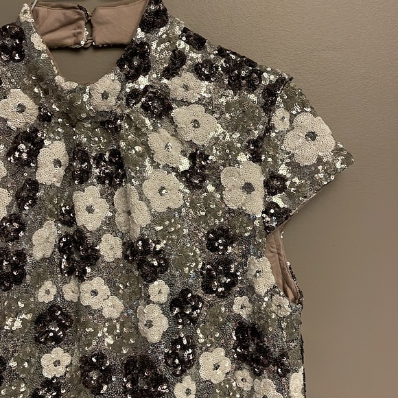 🔥🔥NWT Anthropologie Mock-Neck Floral Sequin Mini Dress - sz S/M - Picture 7 of 13
